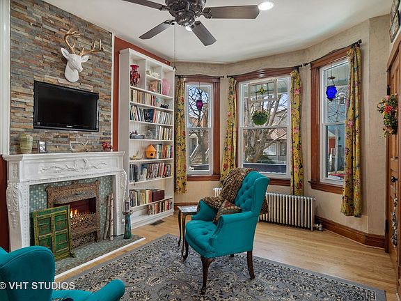 3rd image of 2431 N Maplewood Ave