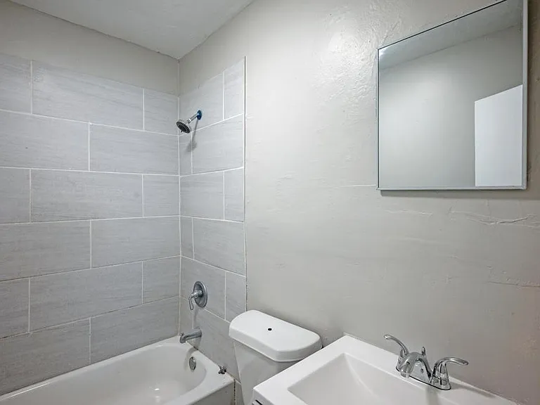 1652 N Myrtle Ave — Photo 14