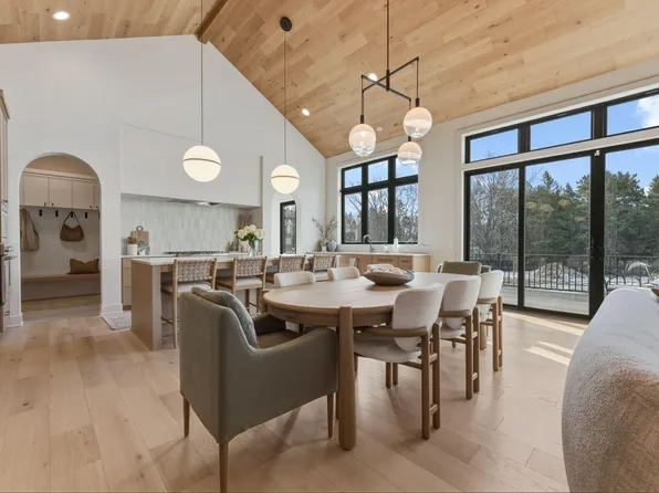 9602 Crestwood Ter, Eden Prairie, MN 55437