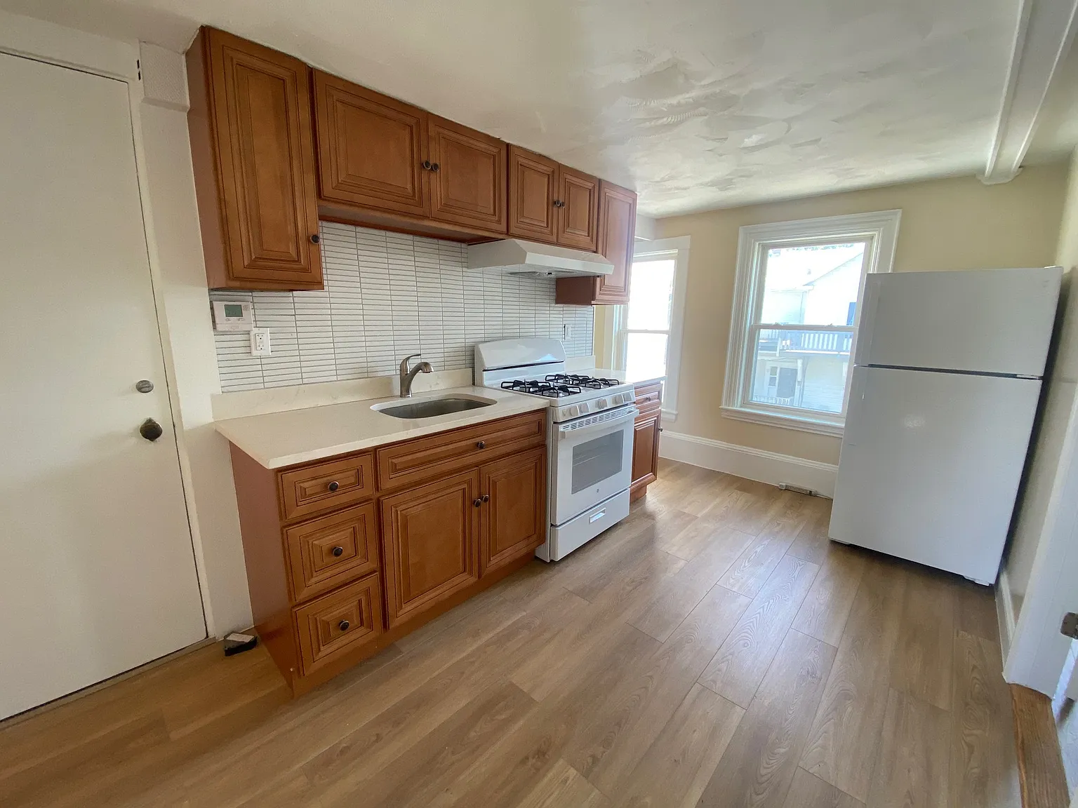 32 Cottage St — Photo 1