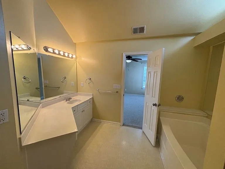 3301 Sacramento Dr — Photo 24