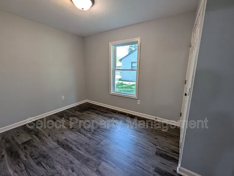 920 Courtney Dr — Photo 14