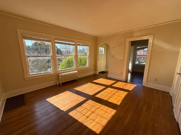 1702-1710 N 44th St, Seattle, WA 98103