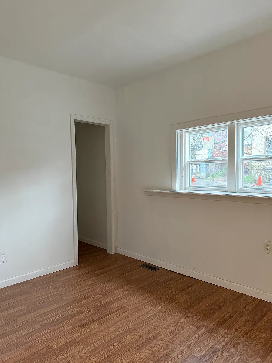Building Photo - 11 Jackson Pl #1