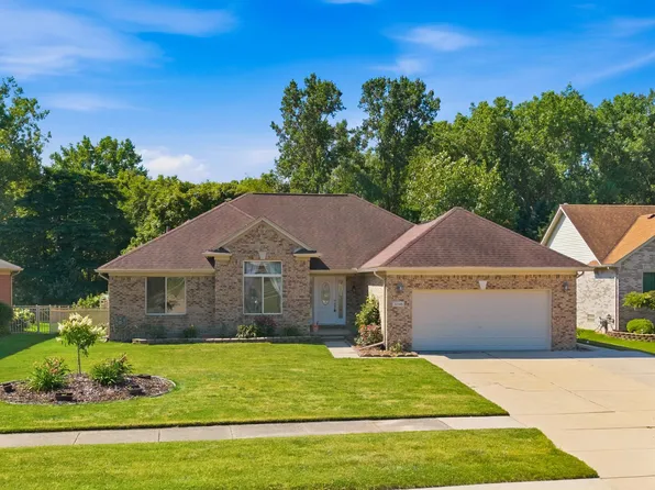 31146 Golden Oak Ct, Chesterfield, MI 48047