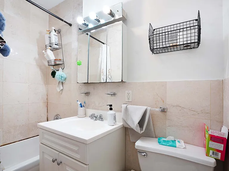 1431 York Ave #48 — Photo 5