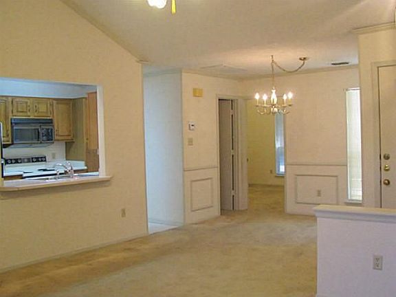 5th image of 1013 Lytle Creek Dr
