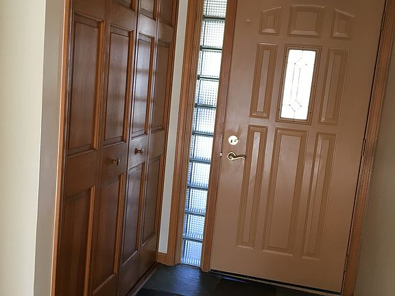 2nd image of 105 Lexington Blvd