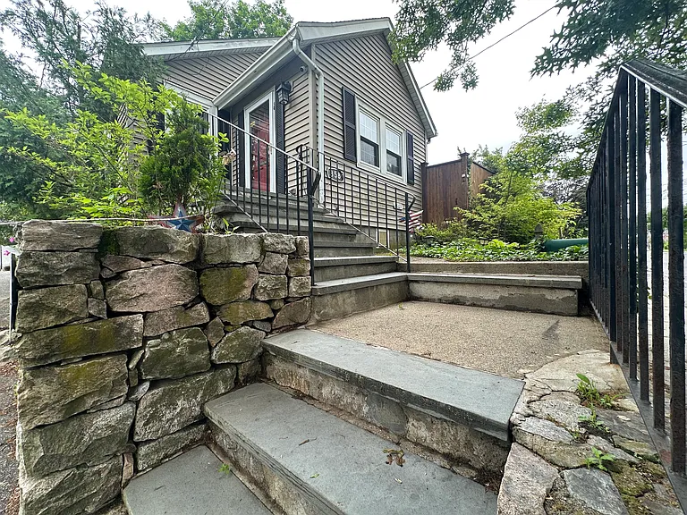 358 Union St — Photo 3