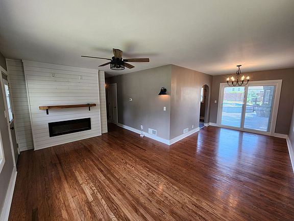 4th image of 2301 5th St