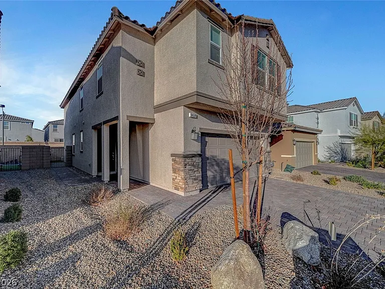 8454 Vacarez Dr — Photo 2