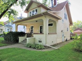 1418 N 3rd St, Clinton, IA 52732