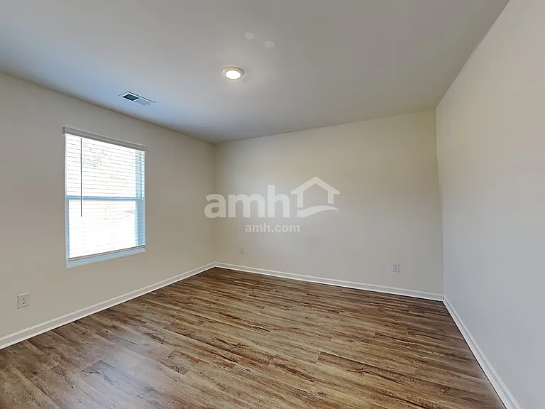 2058 Southlea Dr — Photo 15