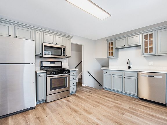 5th image of 900 Bonnie Brae Dr