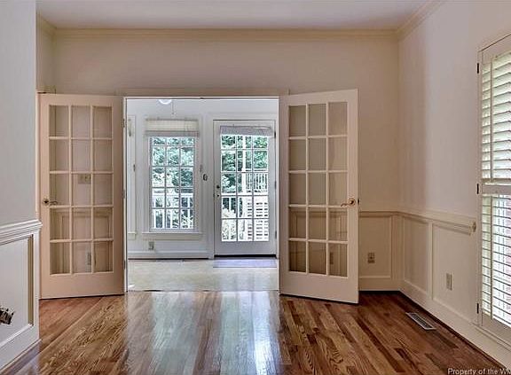 3rd image of 115 Woodmere Dr