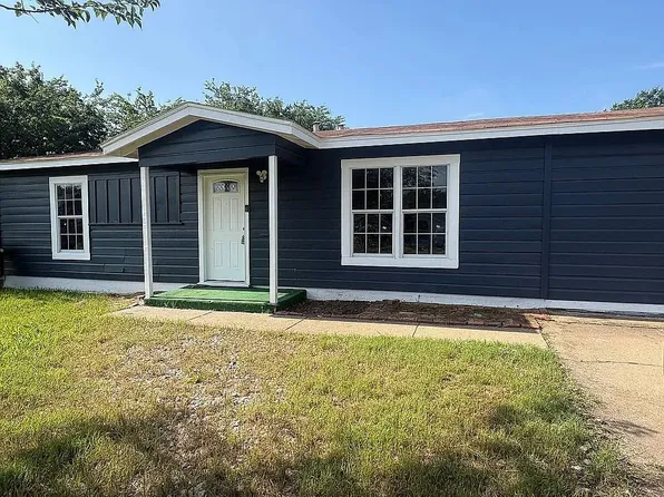 5586 Pinson St, Fort Worth, TX 76119