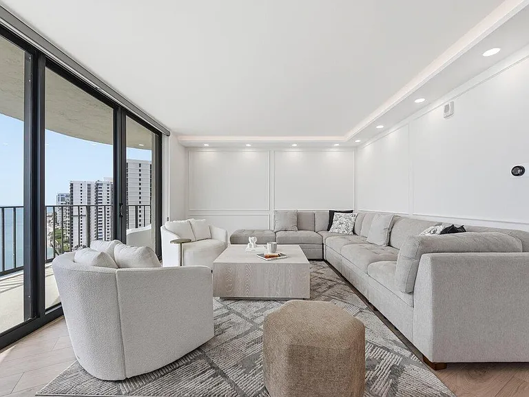 5420 N Ocean Dr #1702 — Photo 4