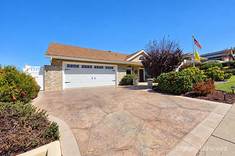 4 bed, 1883 sqft, $4,700 — Photo 3