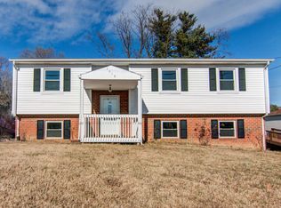 2619 Creekwood Dr, Salem, VA 24153