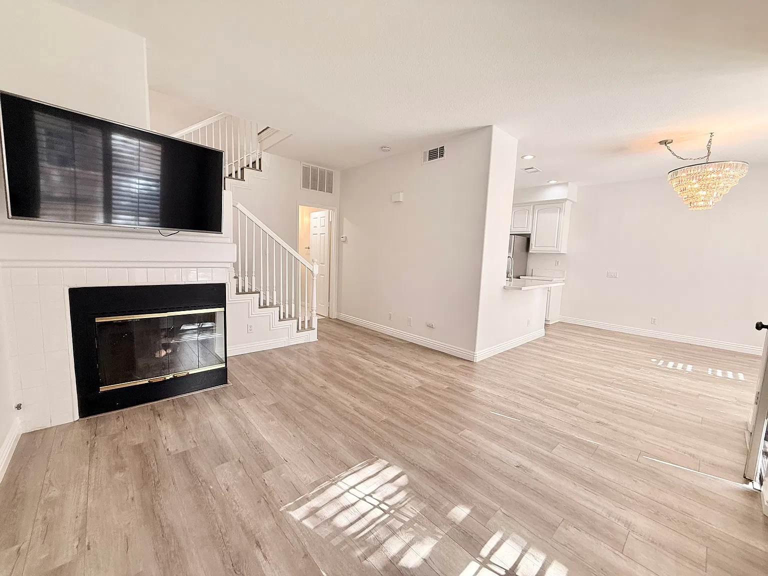 2 bed, 2.5 bath, 1303 sqft, $3,700 — Photo 1