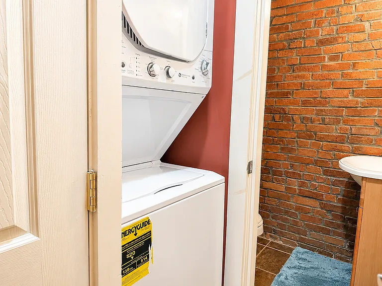 410 E 3rd St #1 — Photo 10
