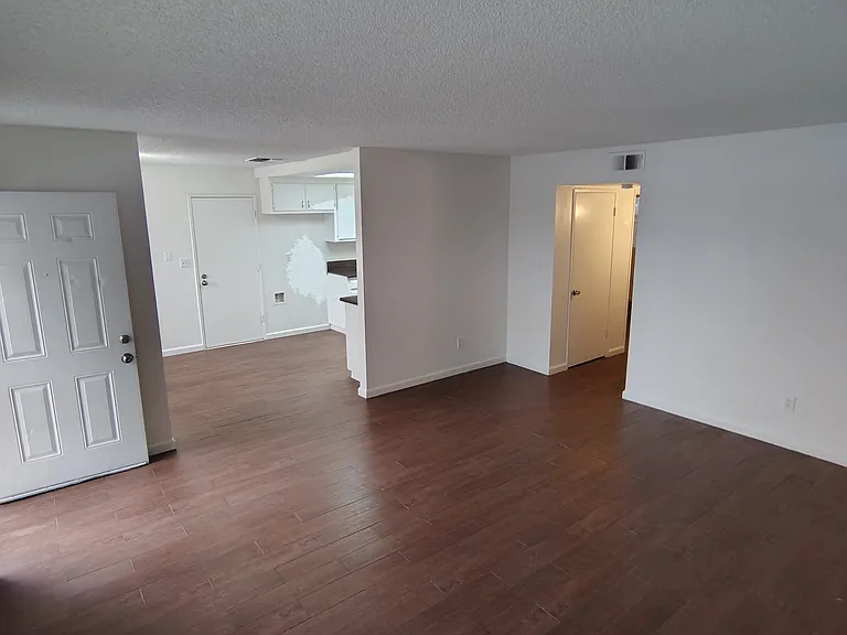 3913 Manor St #1A — Photo 9