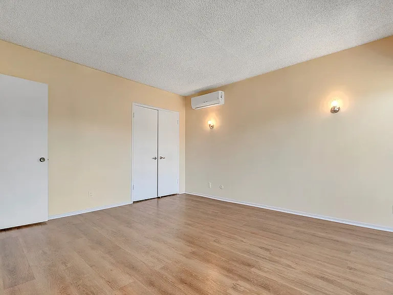 2307 Silver Ridge Ave — Photo 18