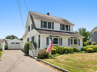 22 Indianola Rd E, Niantic, CT 06357