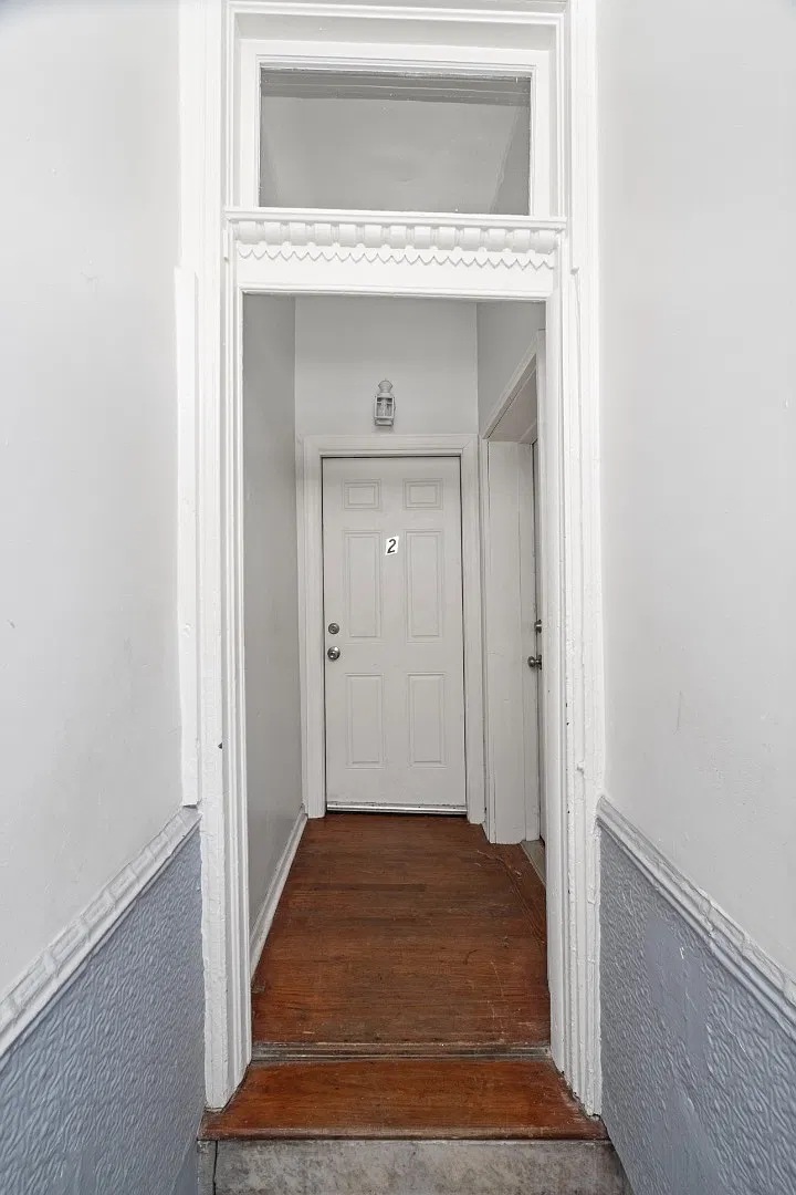 2220 Madison Ave - Apt 1 — Photo 2