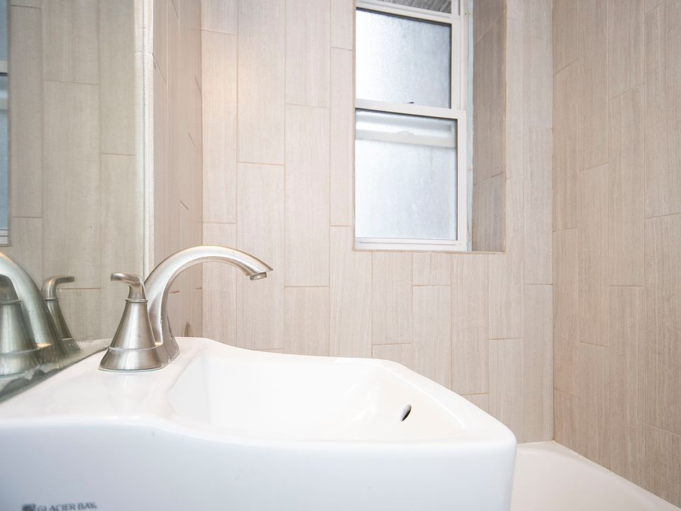 1st image of 511 W Belmont Ave #210