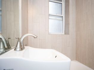 511 W Belmont Ave #103, Chicago, IL 60657