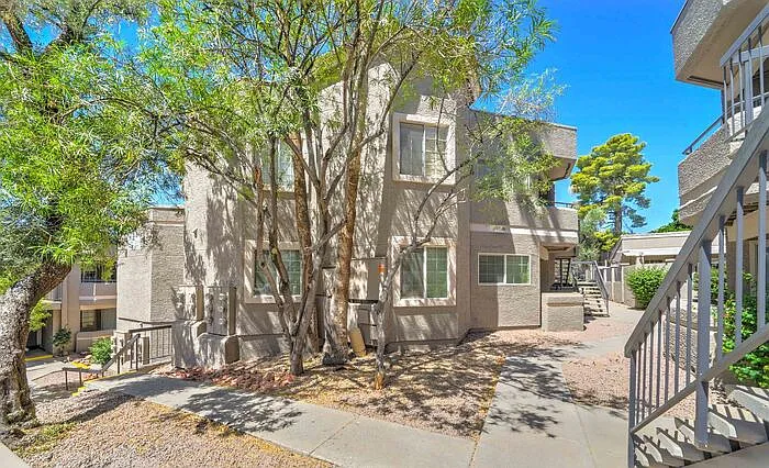 2 bed, 2.0 bath, 822 sqft, $1,400 — Photo 4