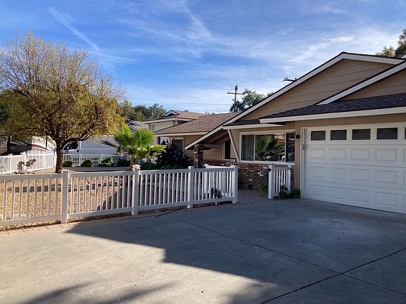 3rd image of 866 Cambon Cir