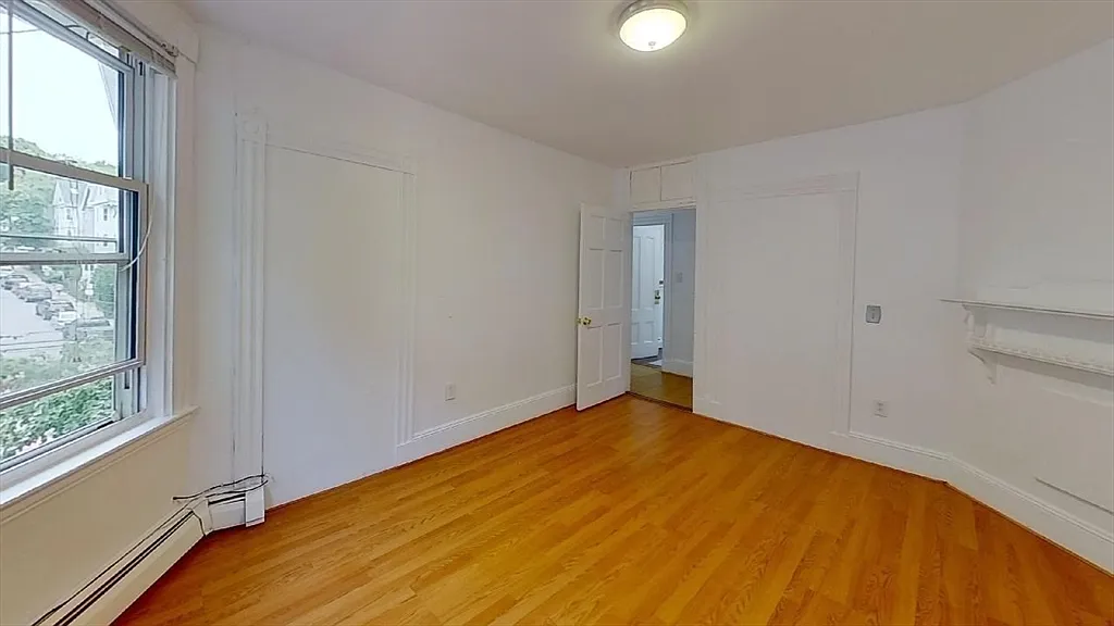 5 bed, 2.0 bath, 1500 sqft, $5,500 — Photo 3