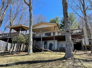 203 Lucas Ln, Mars Hill, NC 28754