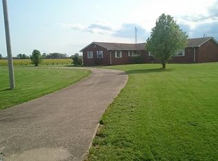 410 Garner Rd, Eldorado, IL 62930