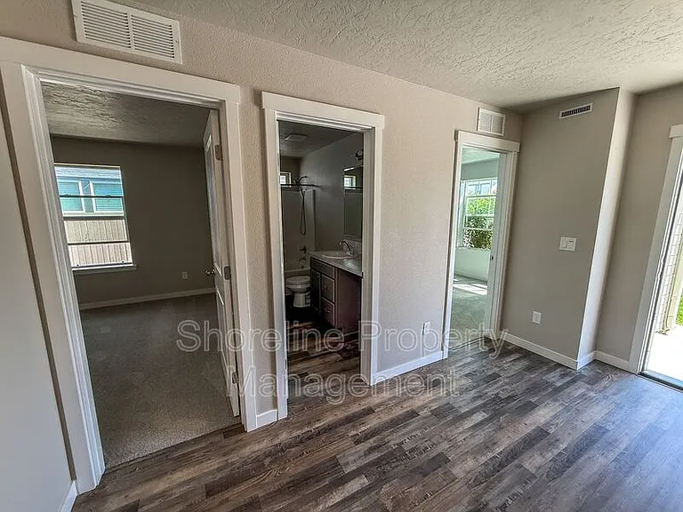 19304 Geneva Way — Photo 18