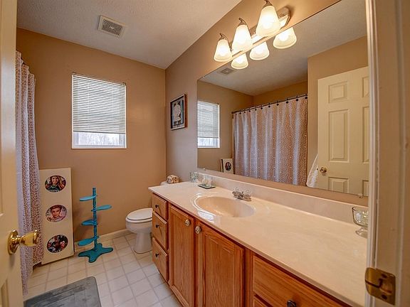 4th image of 1042 Apple Blossom Dr