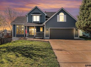 4605 Aspen Cir, Omaha, NE 68157