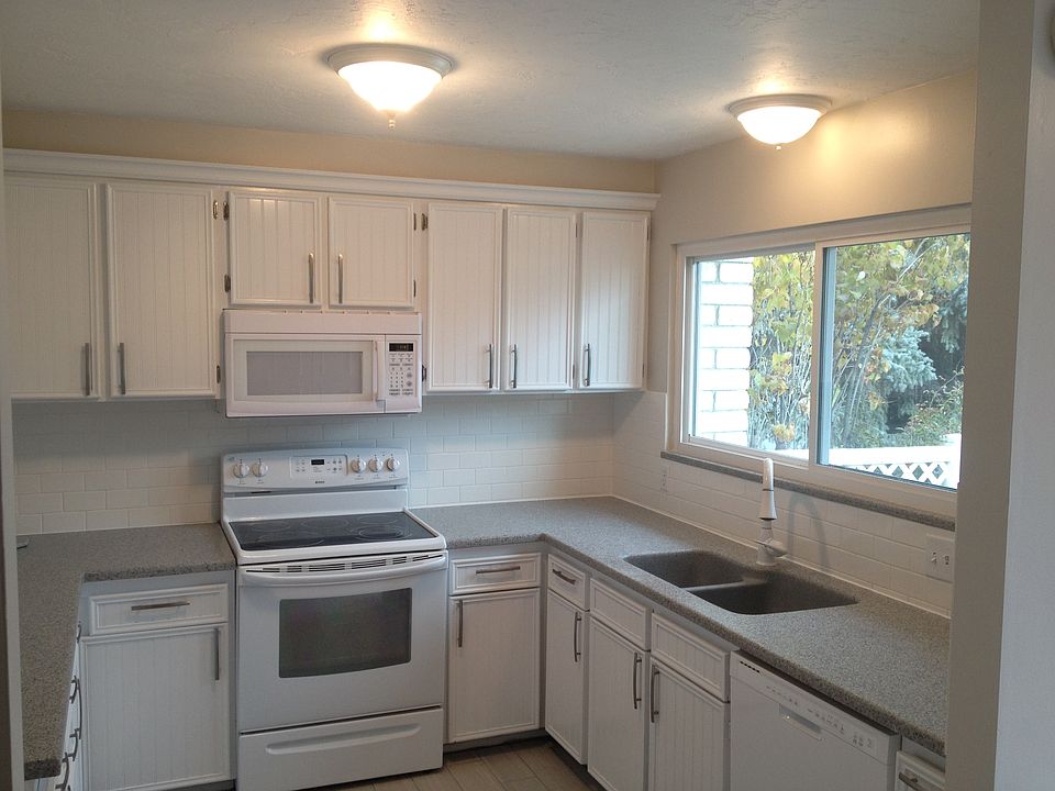 2nd image of 917 N 400 W APT C