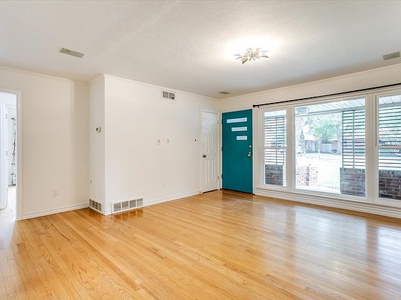 5th image of 417 Rorary Dr