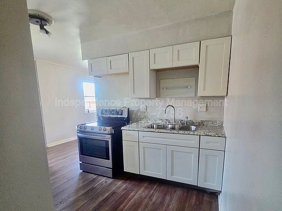 3rd image of 115 Scott Ave APT 4