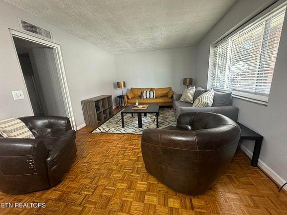 4th image of 1800 Terrace Ave