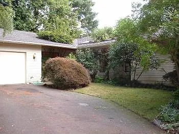 24 Independence Ave photo 1