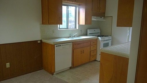 2nd image of 904 7th St