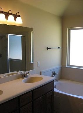 3rd image of 205 Evie Pl