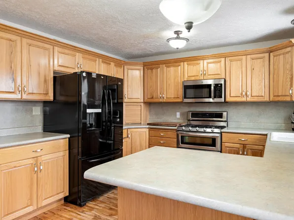 15 E Paradise Canyon Rd, Cedar City, UT 84720