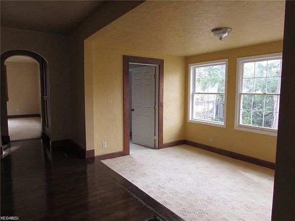 2nd image of 29336 Waldensa Ave