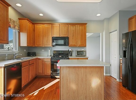 4th image of 16411 Fairfield Dr