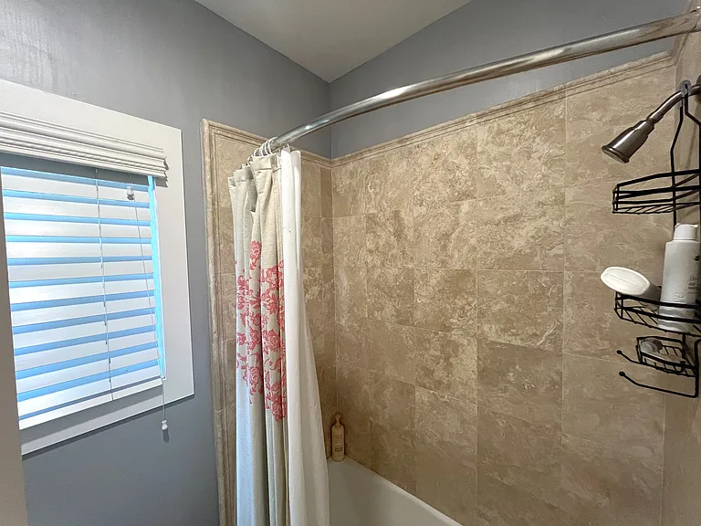324 Selma St — Photo 26